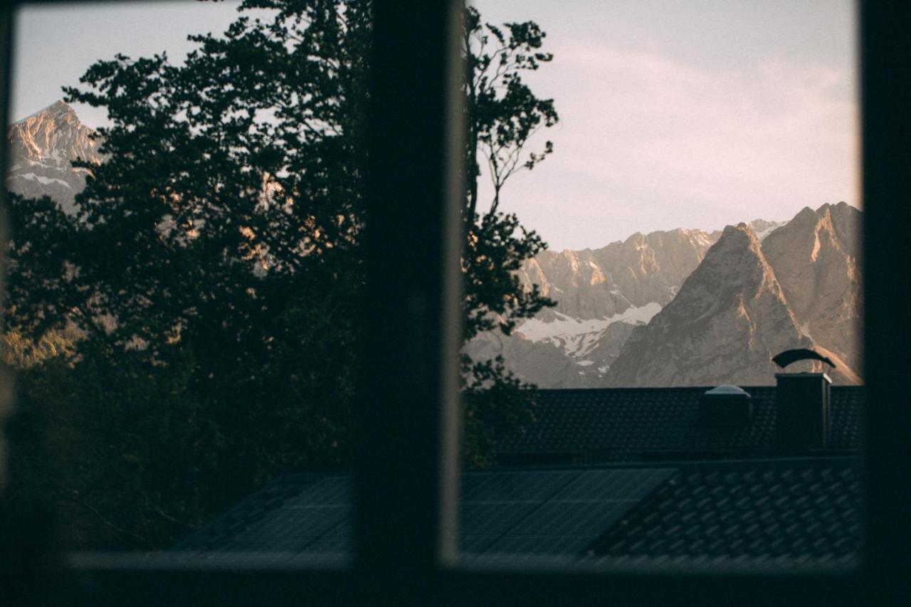 Boutique Chalets Alpi - Private Sauna & Cinema Гармиш-Партенкирхен Екстериор снимка